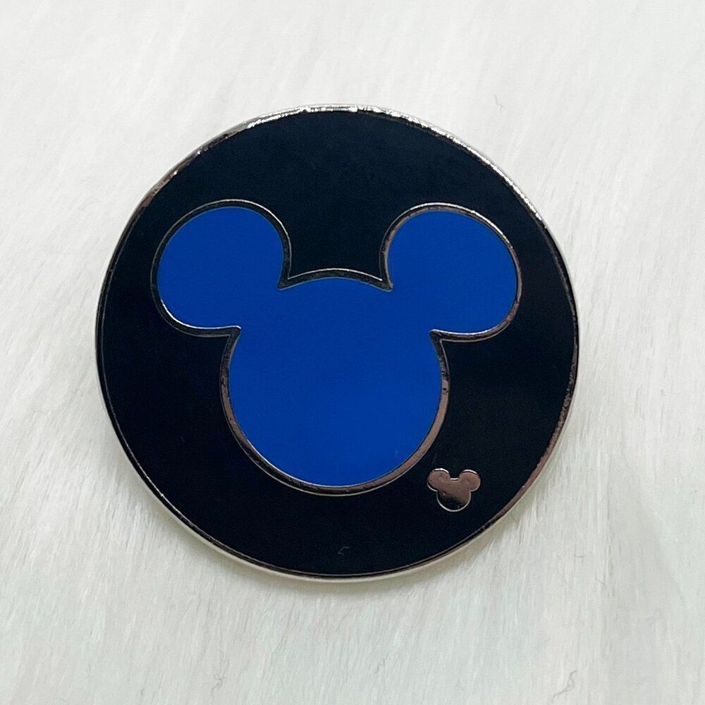 🔮 5/$25 Disney Cast Lanyard Blue Mickey Mouse‎ Icon Pin